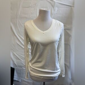 NWT Poof New York‎ White Long Sleeve V Neck  Size Medium Women's